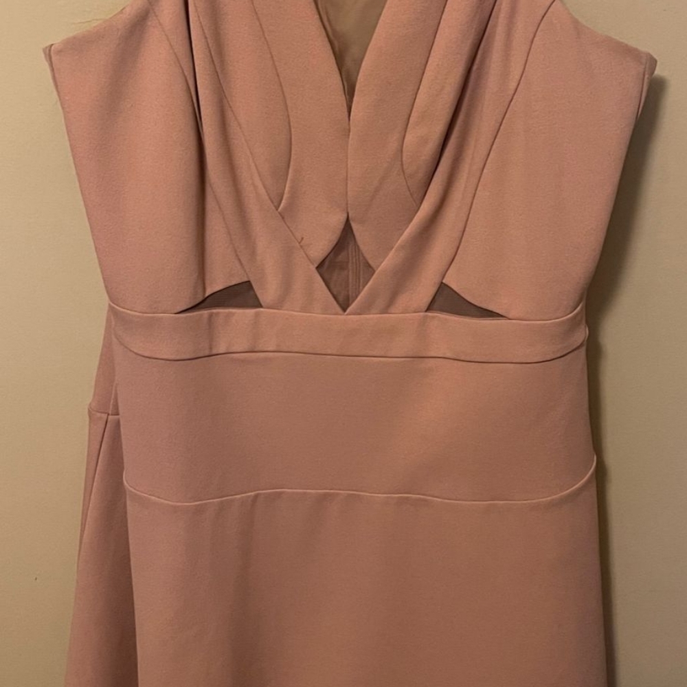 Dress - Picture 1 of 3